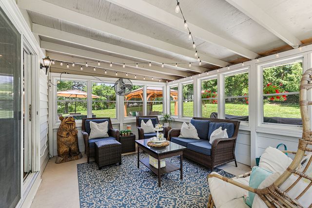 37W384 Ronsu Lane, St. Charles, IL 60175