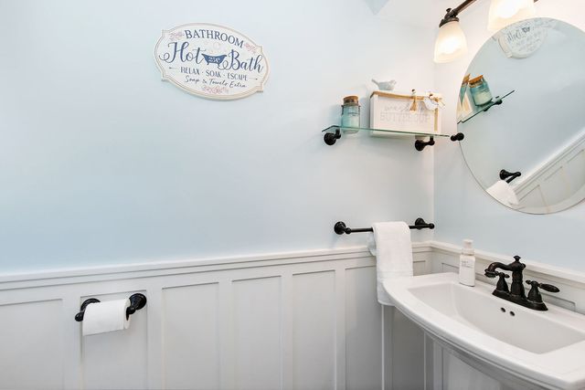37W384 Ronsu Lane, St. Charles, IL 60175