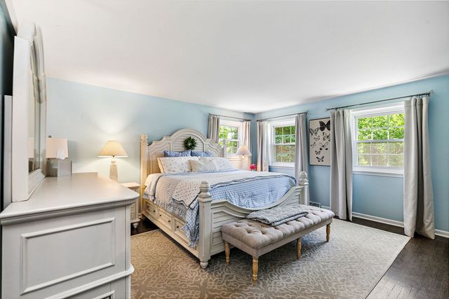 37W384 Ronsu Lane, St. Charles, IL 60175