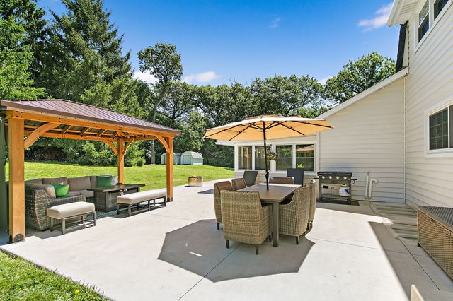 37W384 Ronsu Lane, St. Charles, IL 60175