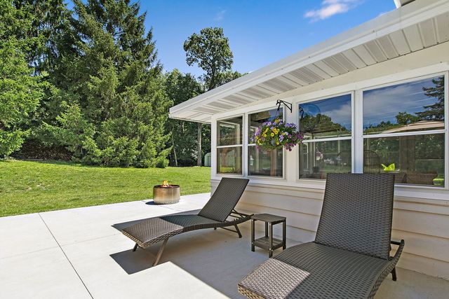 37W384 Ronsu Lane, St. Charles, IL 60175