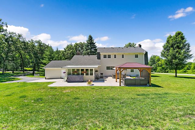 37W384 Ronsu Lane, St. Charles, IL 60175