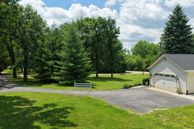 37W384 Ronsu Lane, St. Charles, IL 60175