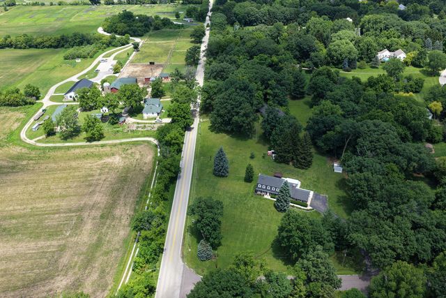37W384 Ronsu Lane, St. Charles, IL 60175