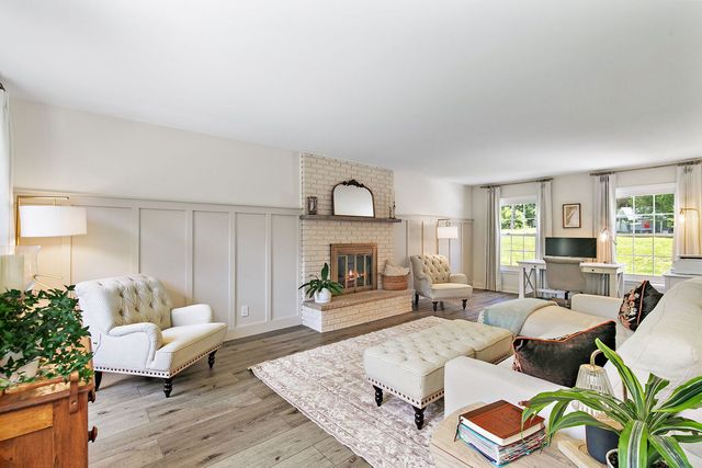 37W384 Ronsu Lane, St. Charles, IL 60175