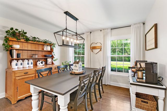 37W384 Ronsu Lane, St. Charles, IL 60175