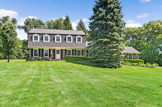 37W384 Ronsu Lane, St. Charles, IL 60175