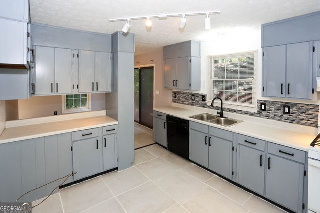 512 Rockborough Terrace, Stone Mountain, GA 30083