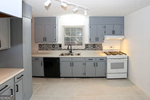 512 Rockborough Terrace, Stone Mountain, GA 30083