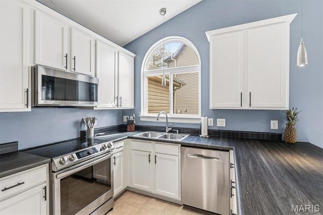 2253 Providence Park Lane, Herculaneum, MO 63048