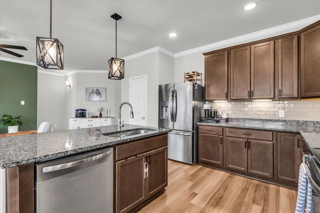 7008 Llano Drive, China Spring, TX 76633