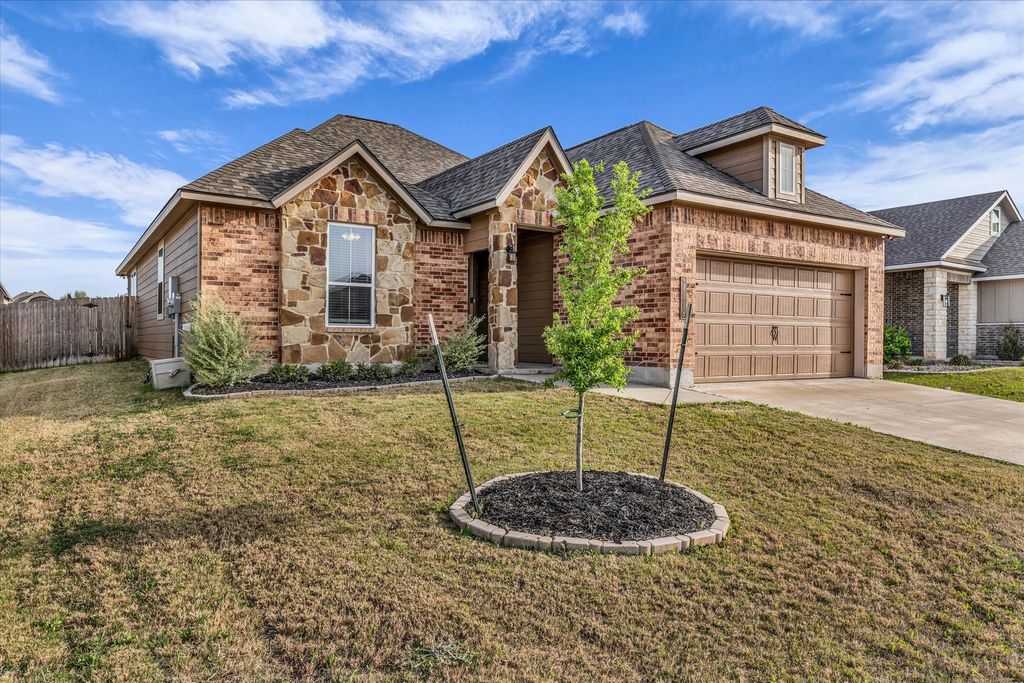 7008 Llano Drive, China Spring, TX 76633