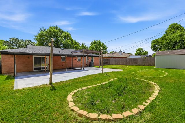 1113 Norwood Drive, Hurst, TX 76053