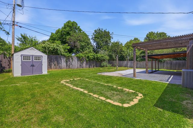 1113 Norwood Drive, Hurst, TX 76053