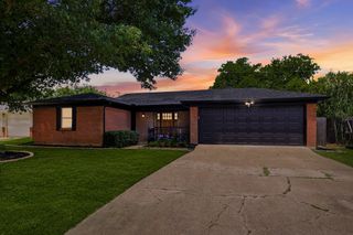 1113 Norwood Drive, Hurst, TX 76053