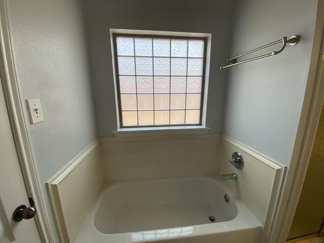 9806 Genoa Avenue, Lubbock, TX 79424