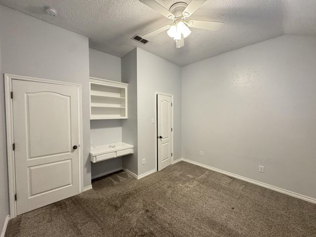 9806 Genoa Avenue, Lubbock, TX 79424