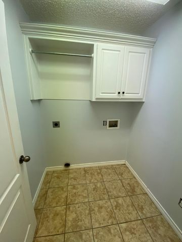 9806 Genoa Avenue, Lubbock, TX 79424