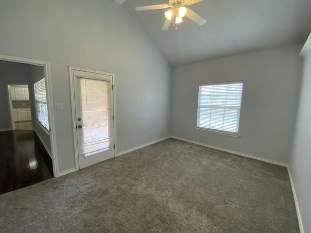 9806 Genoa Avenue, Lubbock, TX 79424