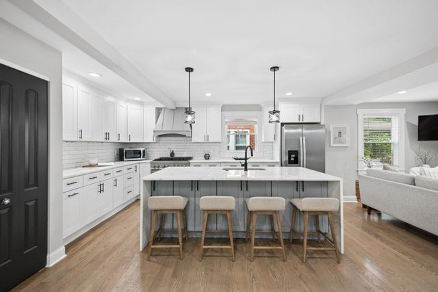 829 Thomas Road, Columbus, OH 43212