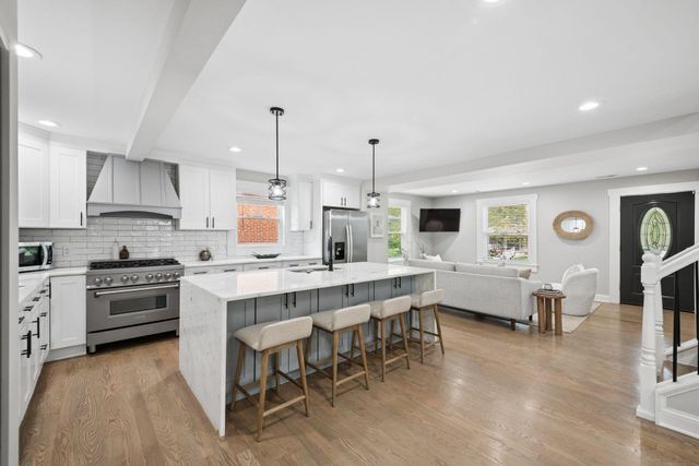 829 Thomas Road, Columbus, OH 43212