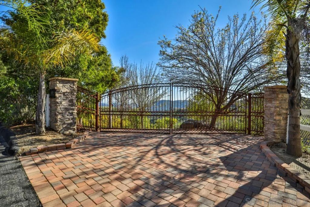 44945 Palladian Ct 15, Temecula, CA 92590
