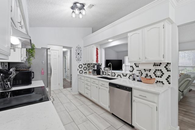 3 Lendl Loop, Little Rock, AR 72210