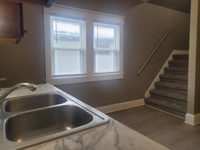 2865 N 36th STREET, Milwaukee, WI 53210