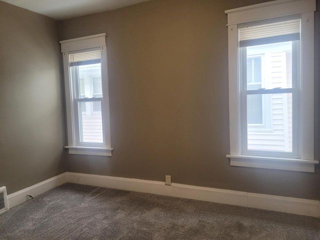 2865 N 36th STREET, Milwaukee, WI 53210