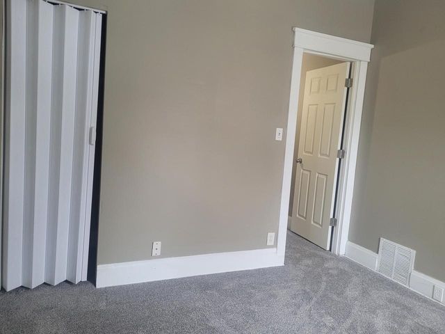 2865 N 36th STREET, Milwaukee, WI 53210