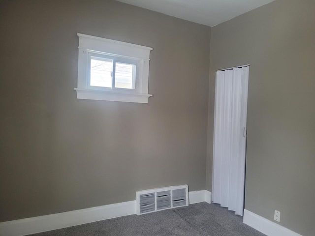 2865 N 36th STREET, Milwaukee, WI 53210