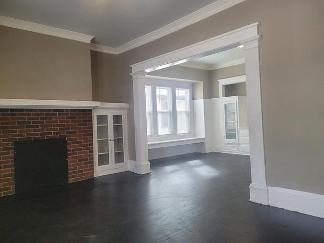 2865 N 36th STREET, Milwaukee, WI 53210