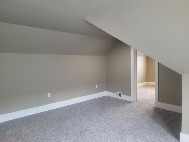 2865 N 36th STREET, Milwaukee, WI 53210