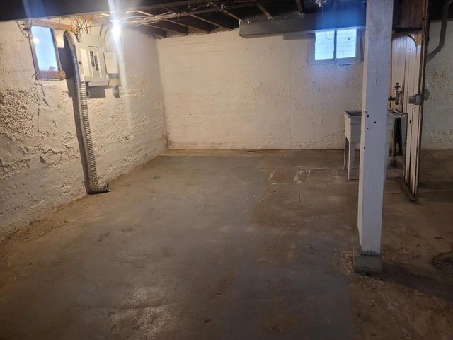 2865 N 36th STREET, Milwaukee, WI 53210