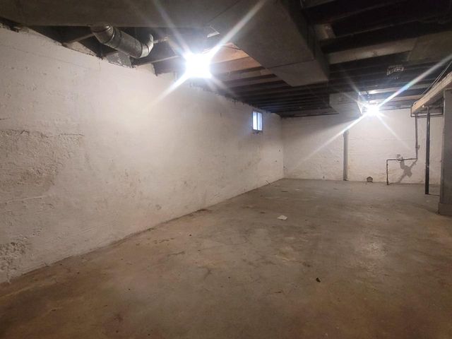 2865 N 36th STREET, Milwaukee, WI 53210