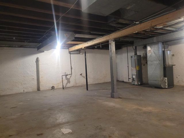 2865 N 36th STREET, Milwaukee, WI 53210