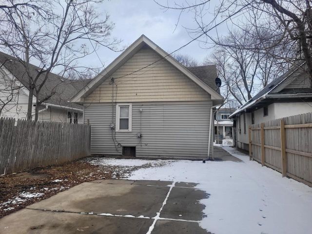 2865 N 36th STREET, Milwaukee, WI 53210