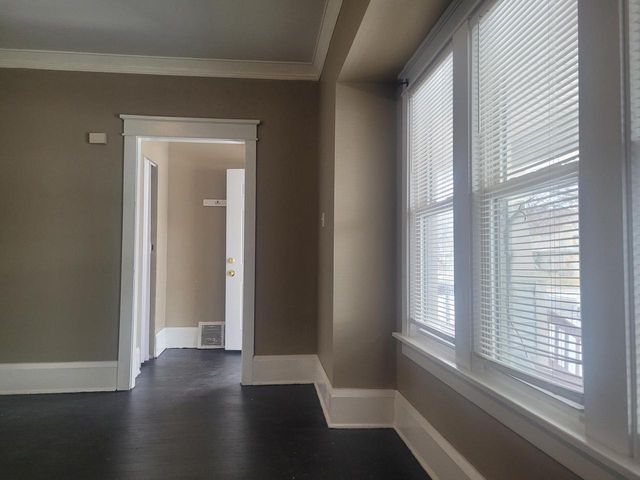 2865 N 36th STREET, Milwaukee, WI 53210