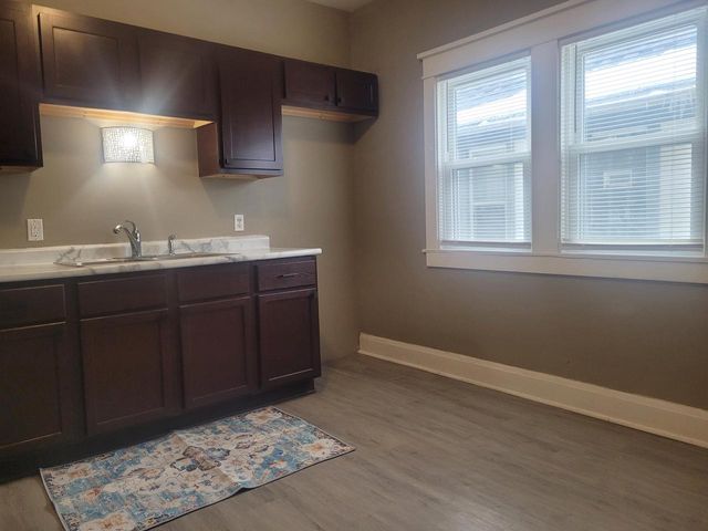 2865 N 36th STREET, Milwaukee, WI 53210