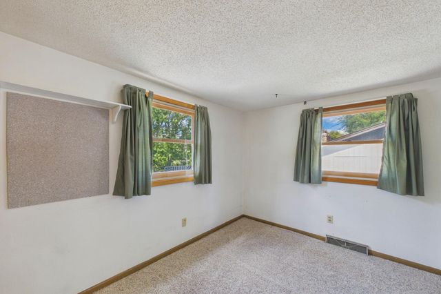 21327 OLD LAKE GEORGE BLVD, Oak Grove, MN 55303