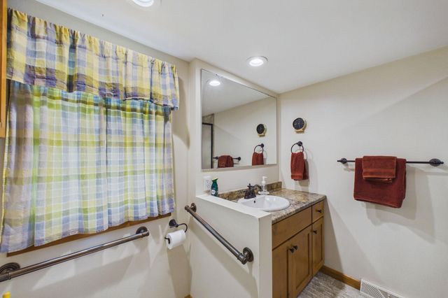 21327 OLD LAKE GEORGE BLVD, Oak Grove, MN 55303