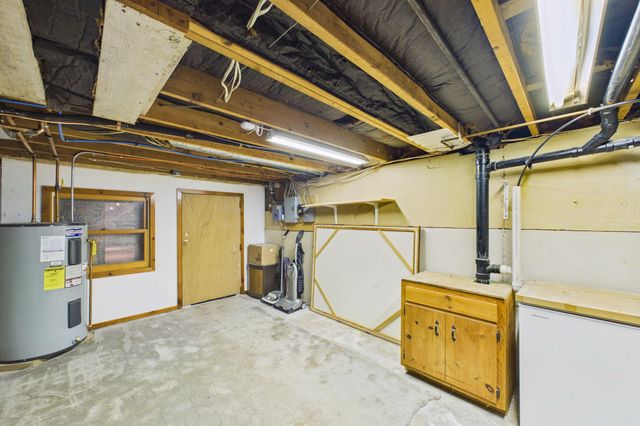 21327 OLD LAKE GEORGE BLVD, Oak Grove, MN 55303