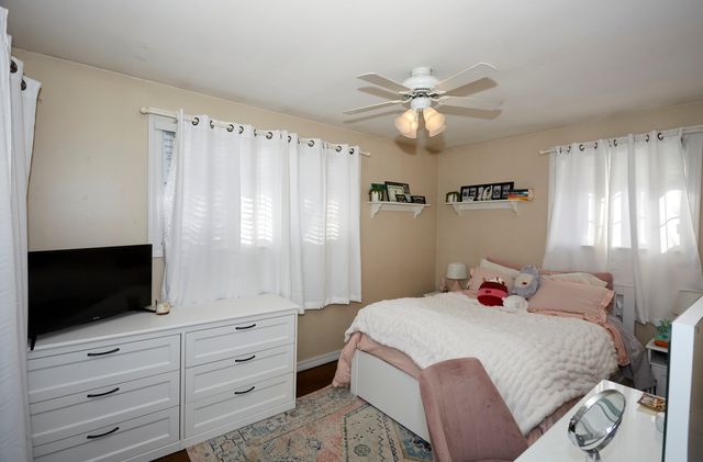 3N264 N Howard Avenue, Elmhurst, IL 60126