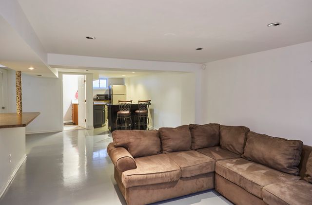 3N264 N Howard Avenue, Elmhurst, IL 60126