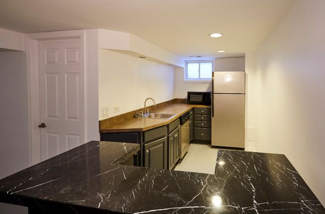 3N264 N Howard Avenue, Elmhurst, IL 60126