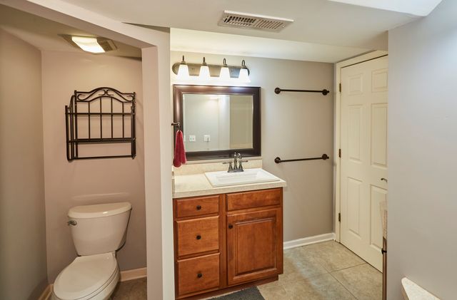 3N264 N Howard Avenue, Elmhurst, IL 60126