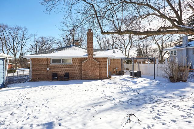 3N264 N Howard Avenue, Elmhurst, IL 60126