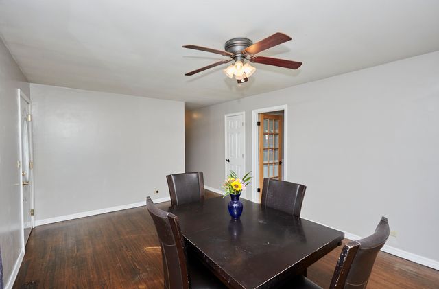 3N264 N Howard Avenue, Elmhurst, IL 60126