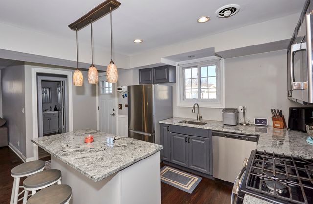 3N264 N Howard Avenue, Elmhurst, IL 60126