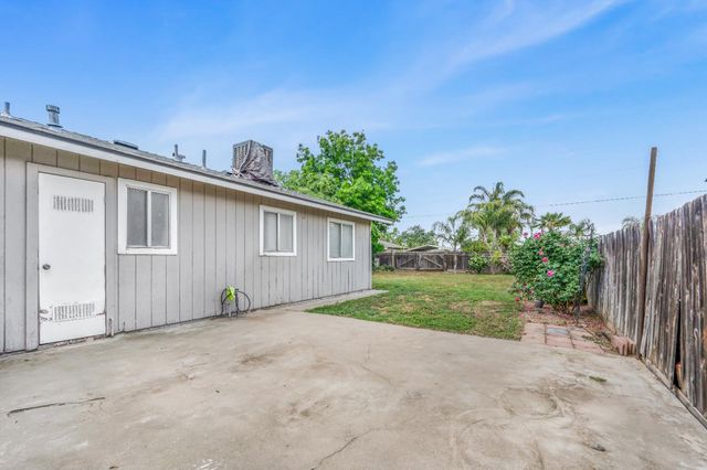 12476 W F Street, Biola, CA 93606